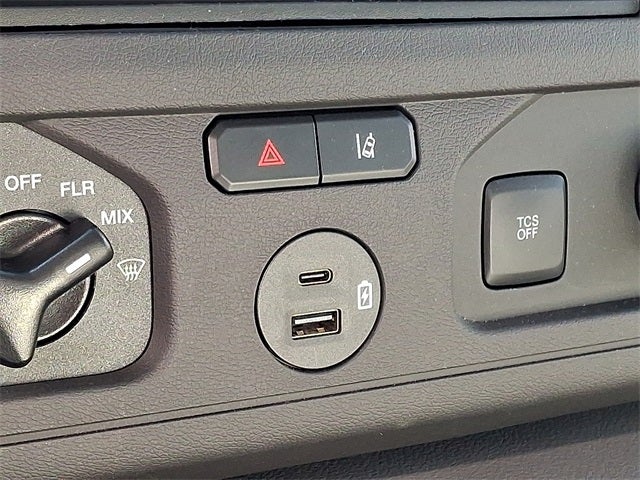 2024 Ford E-450SD 14' BOX TRUCK DRW