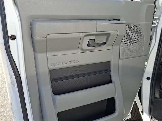 2024 Ford E-450SD 14' BOX TRUCK DRW