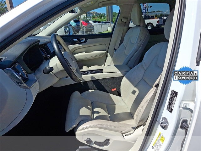 2023 Volvo XC60 B6 Ultimate Bright Theme