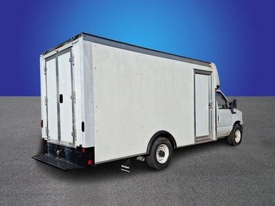 2022 Ford E-350SD Base Cutaway