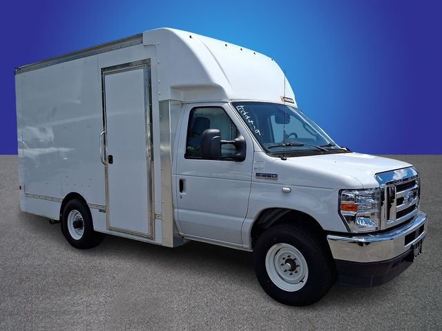 2022 Ford E-Series Cutaway Base - Photo 2