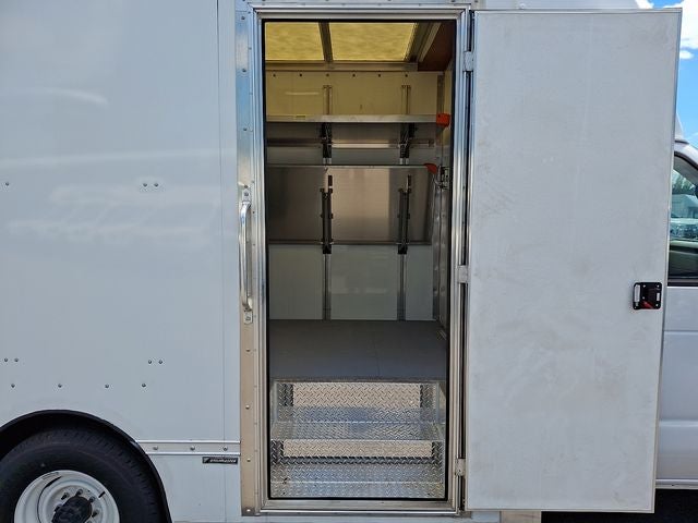 2022 Ford E-Series Cutaway Base - Photo 5