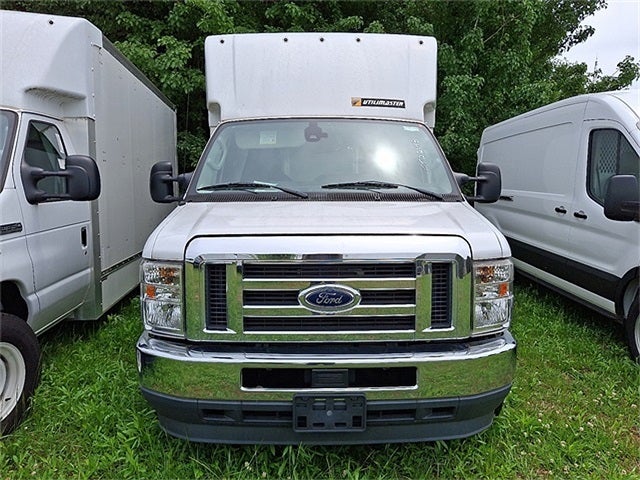 2022 Ford E-350SD Base Cutaway