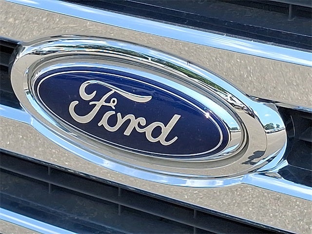 2022 Ford E-350SD Base Cutaway