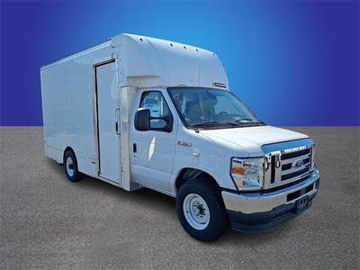2022 Ford E-350SD Base Cutaway