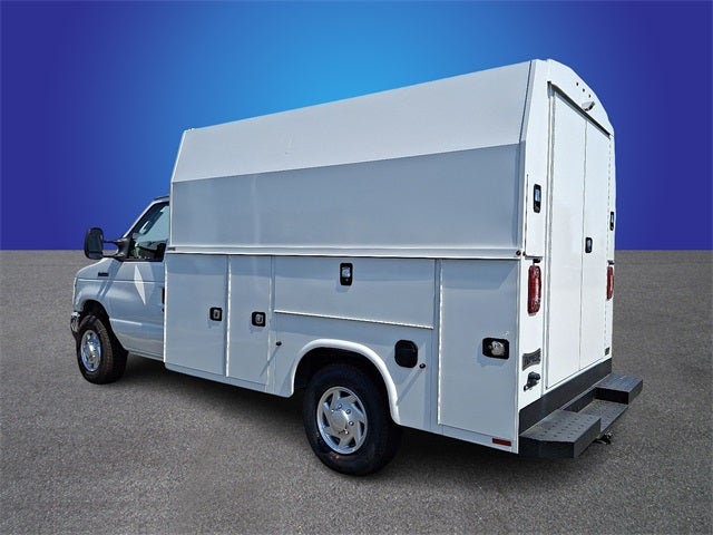 2026 Ford E-350SD Base Cutaway