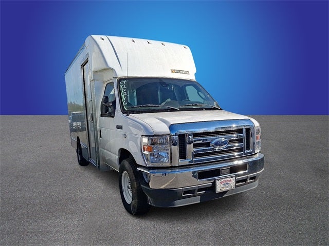 2022 Ford E-350SD Base Cutaway
