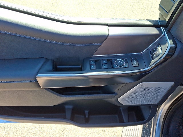 2027 Ford F-350SD Platinum