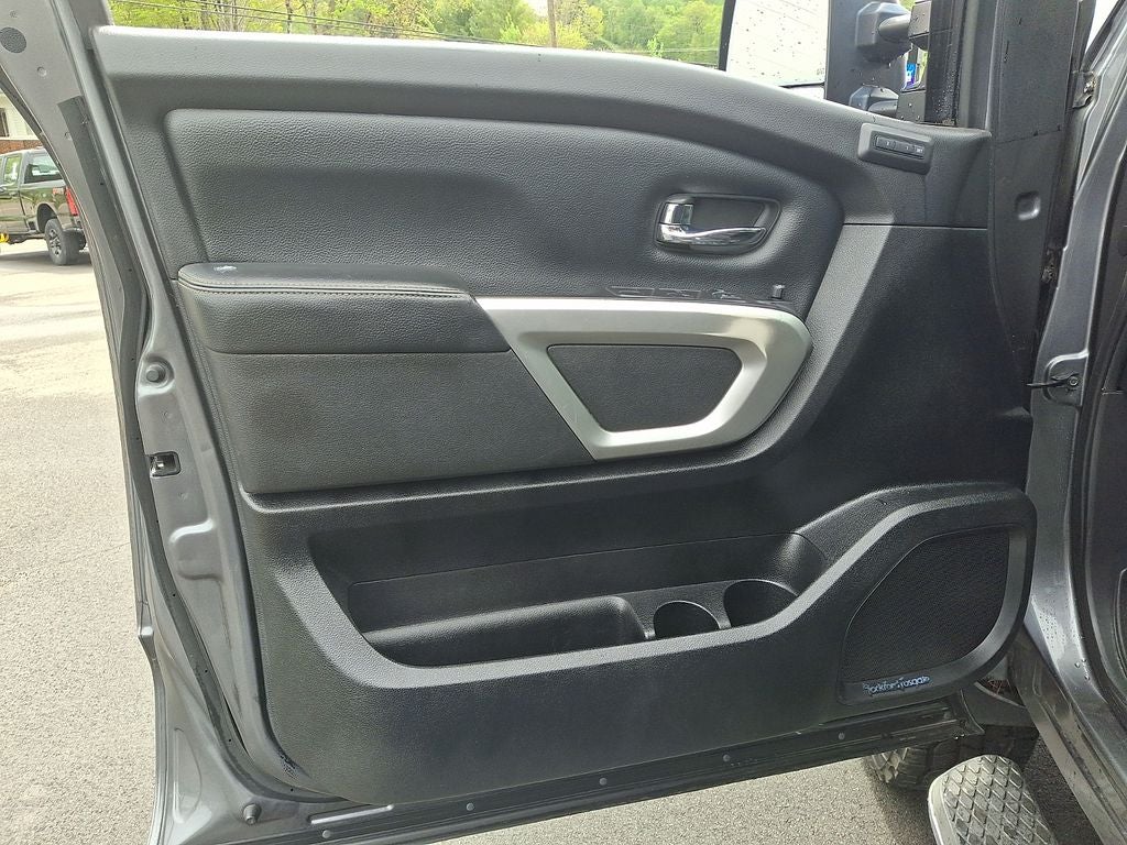 2016 Nissan Titan XD SL