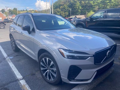 2023 Volvo XC60 B5 Plus Dark Theme