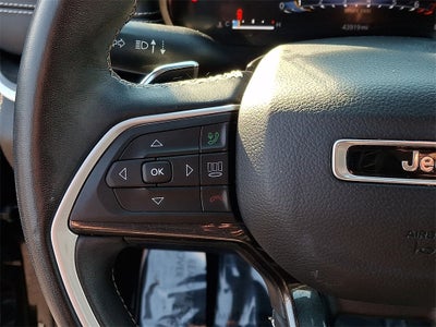 2022 Jeep Grand Cherokee L Laredo 4x4