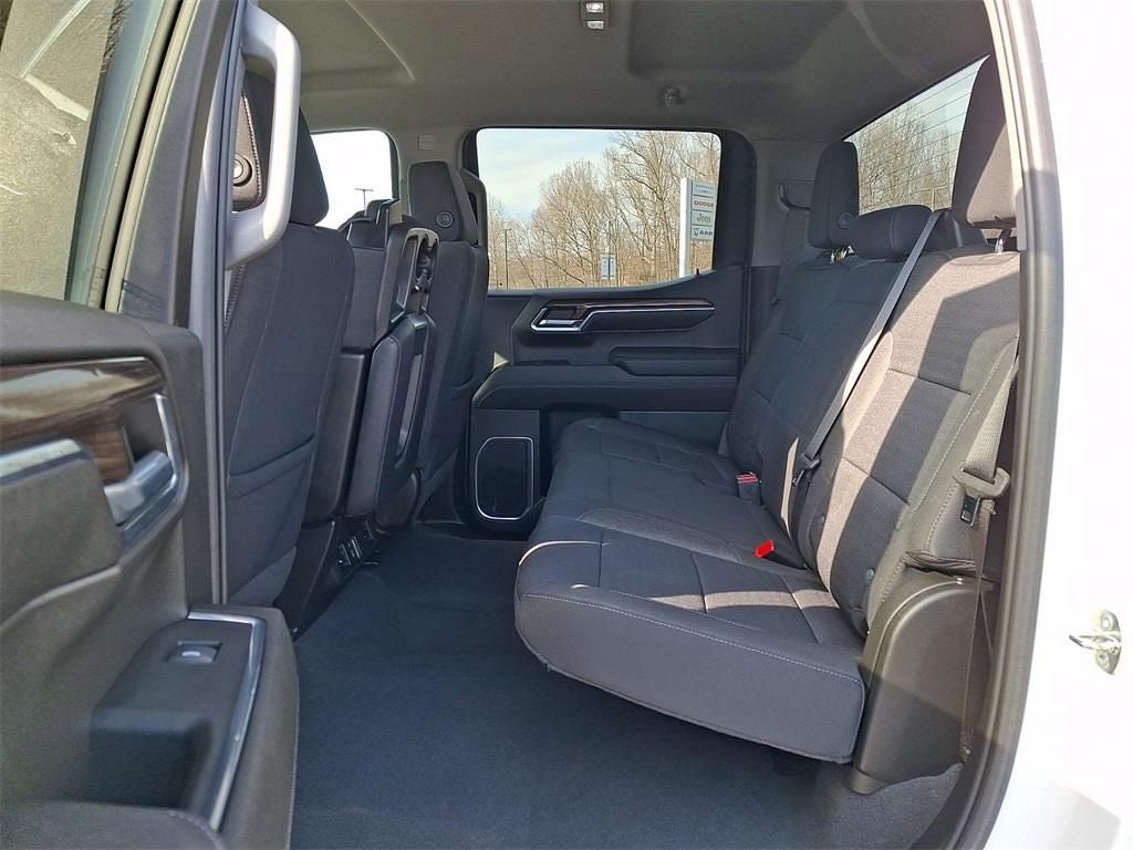 2023 Chevrolet Silverado 1500 4WD Crew Cab Short Bed LT with 2FL