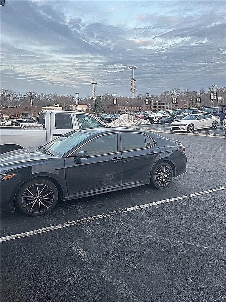 2022 Toyota Camry SE