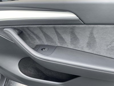 2024 Tesla Model Y Long Range Single Motor Rear-Wheel Drive