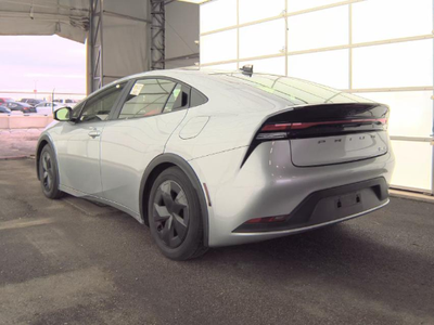 2025 Toyota Prius LE