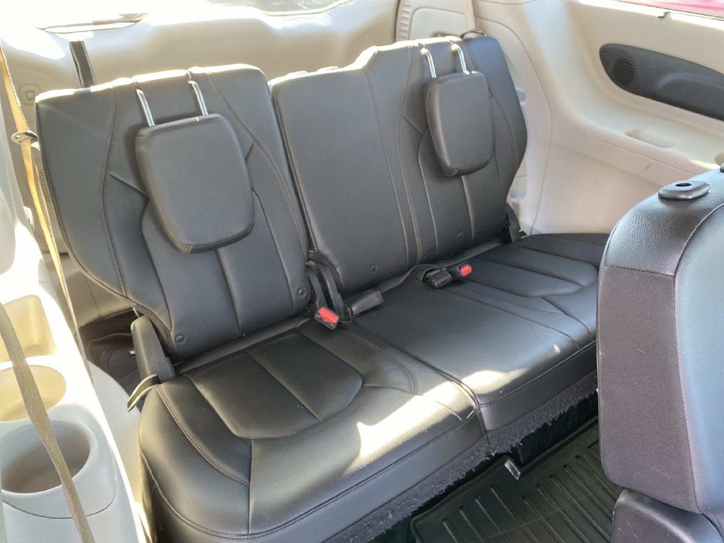 2017 Chrysler Pacifica Touring L Plus