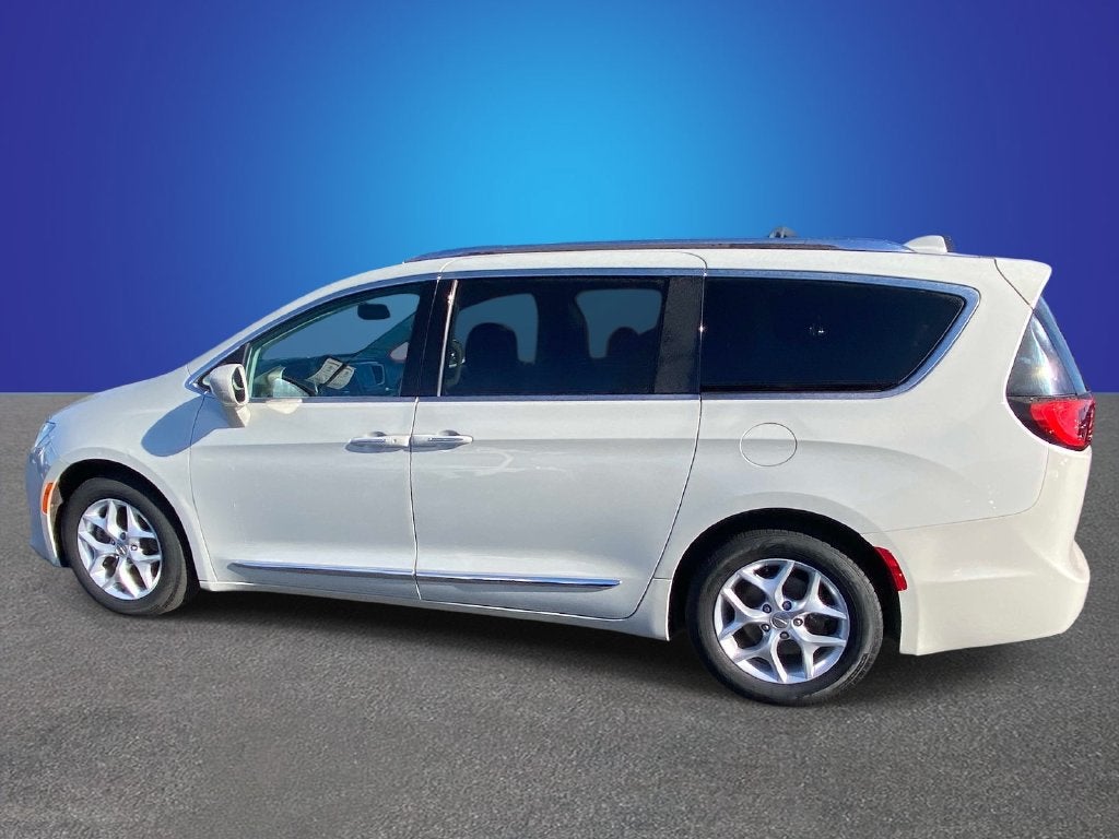 2017 Chrysler Pacifica Touring L Plus