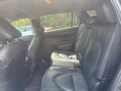 2022 Toyota Highlander L