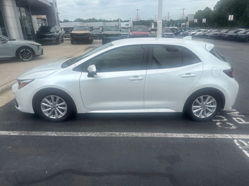 2025 Toyota Corolla Hatchback SE
