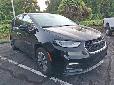 2024 Chrysler Pacifica Hybrid Select