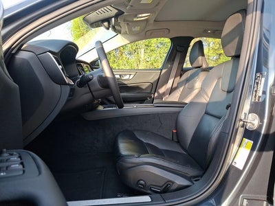 2024 Volvo S60 B5 Plus Dark Theme