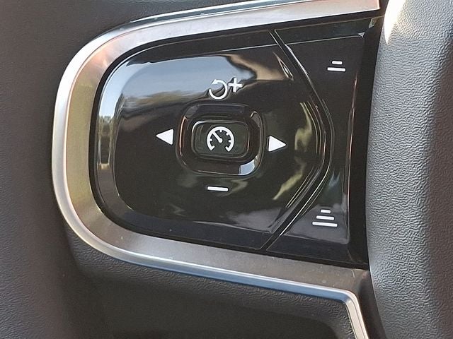 2024 Volvo S60 B5 Plus Dark Theme