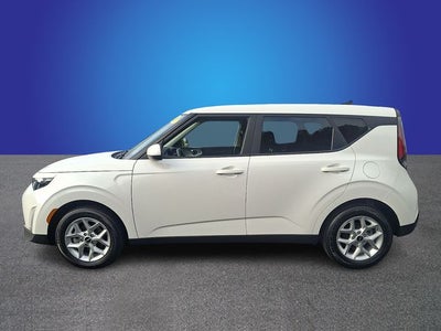 2025 Kia Soul Base
