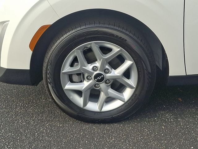 2025 Kia Soul Base