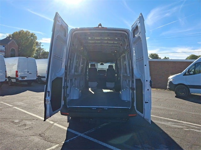 2025 Mercedes-Benz Sprinter 2500 Cargo 170 WB High Roof