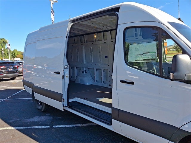2025 Mercedes-Benz Sprinter 2500 Cargo 170 WB High Roof
