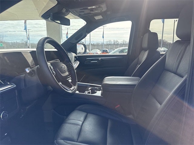 2025 Chevrolet Suburban RST