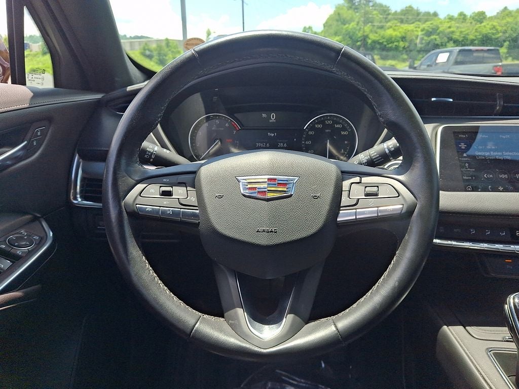 2023 Cadillac XT4 Premium Luxury