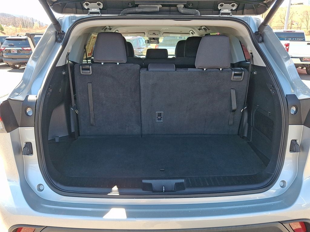 2024 Toyota Highlander LE