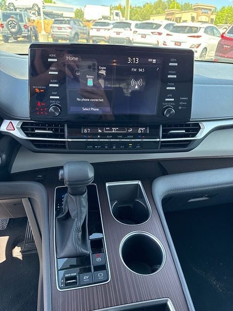 2024 Toyota Sienna LE 8 Passenger