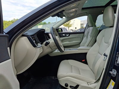 2024 Volvo XC60 B5 Plus Dark Theme