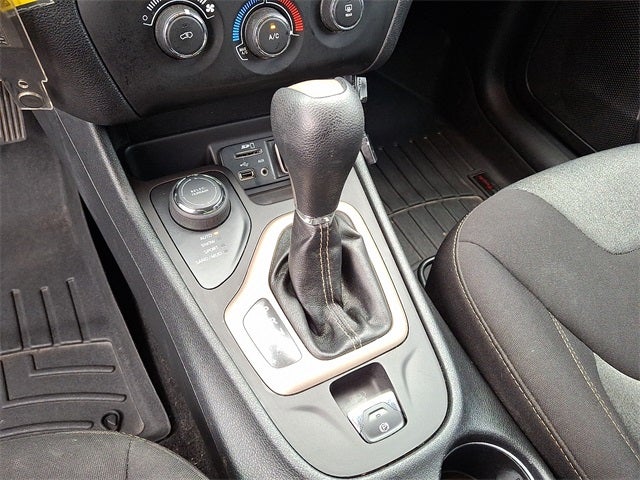 2016 Jeep Cherokee Sport