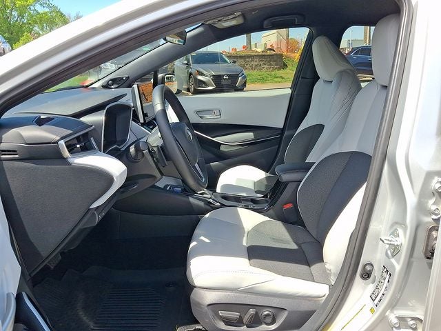 2025 Toyota Corolla Hatchback XSE