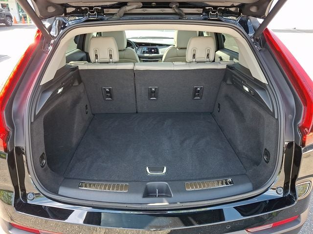 2023 Cadillac XT4 FWD Premium Luxury