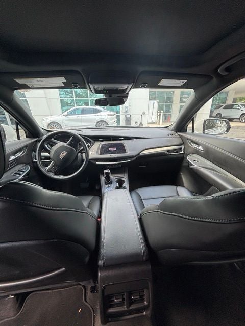 2023 Cadillac XT4 FWD Premium Luxury