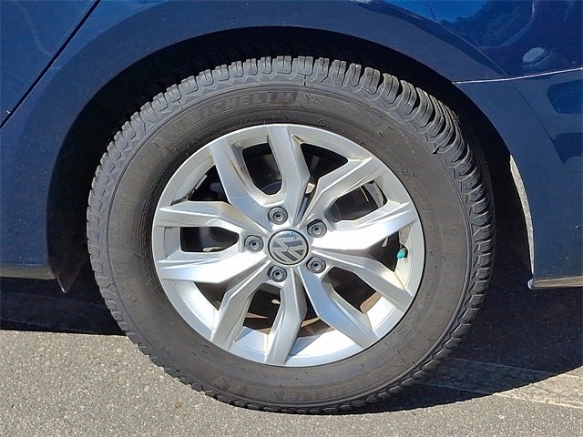 2018 Volkswagen Passat 2.0T R-Line