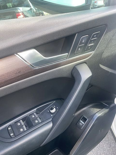 2022 Audi Q5 S line Premium