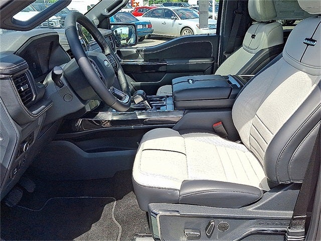 2025 Ford F-150 Lightning Platinum®