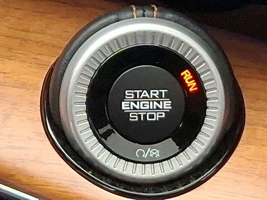 2022 Jeep Grand Wagoneer Series III