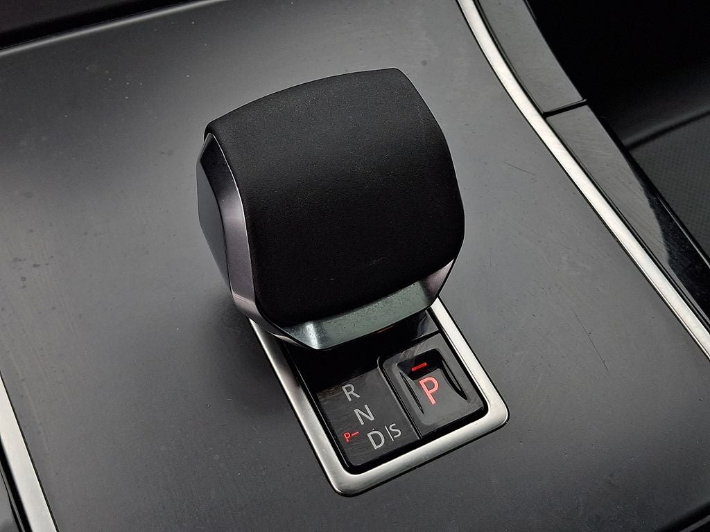 2025 Land Rover Range Rover Velar Dynamic SE