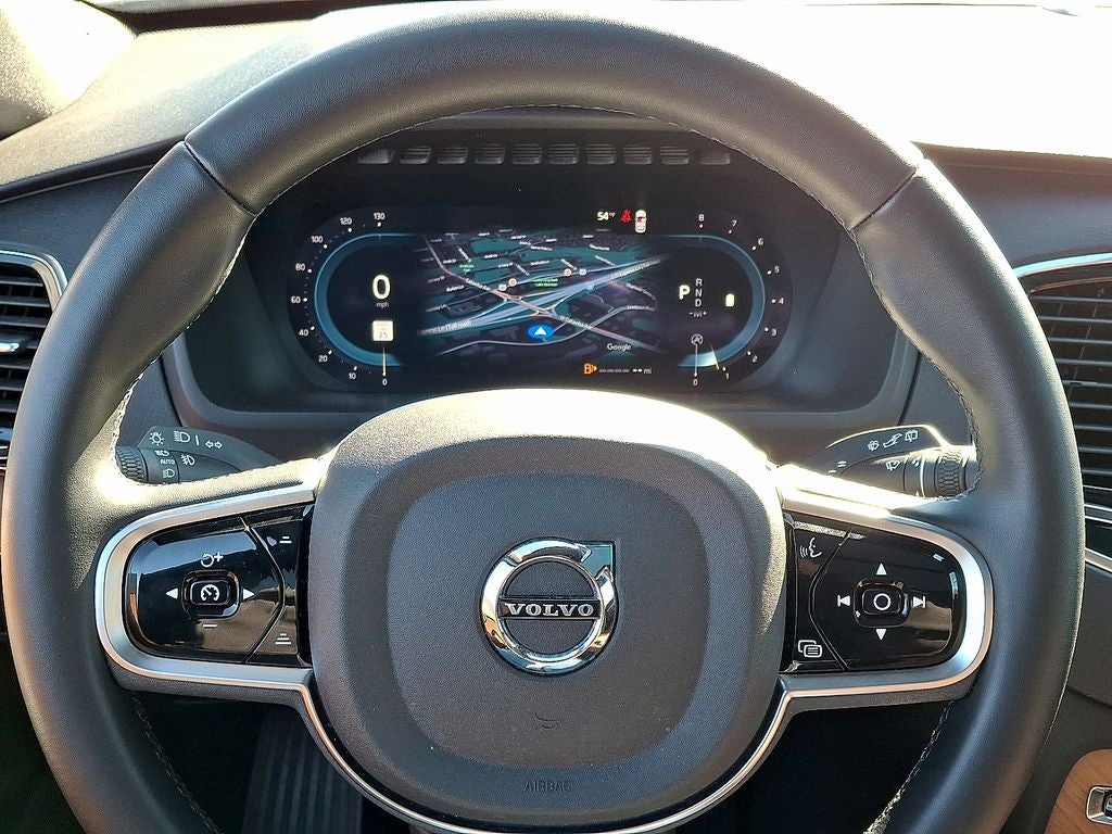 2025 Volvo XC90 B5 Plus