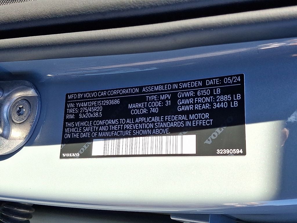 2025 Volvo XC90 B5 Plus