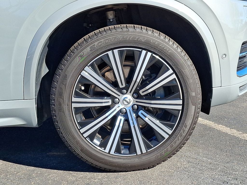 2025 Volvo XC90 B5 Plus