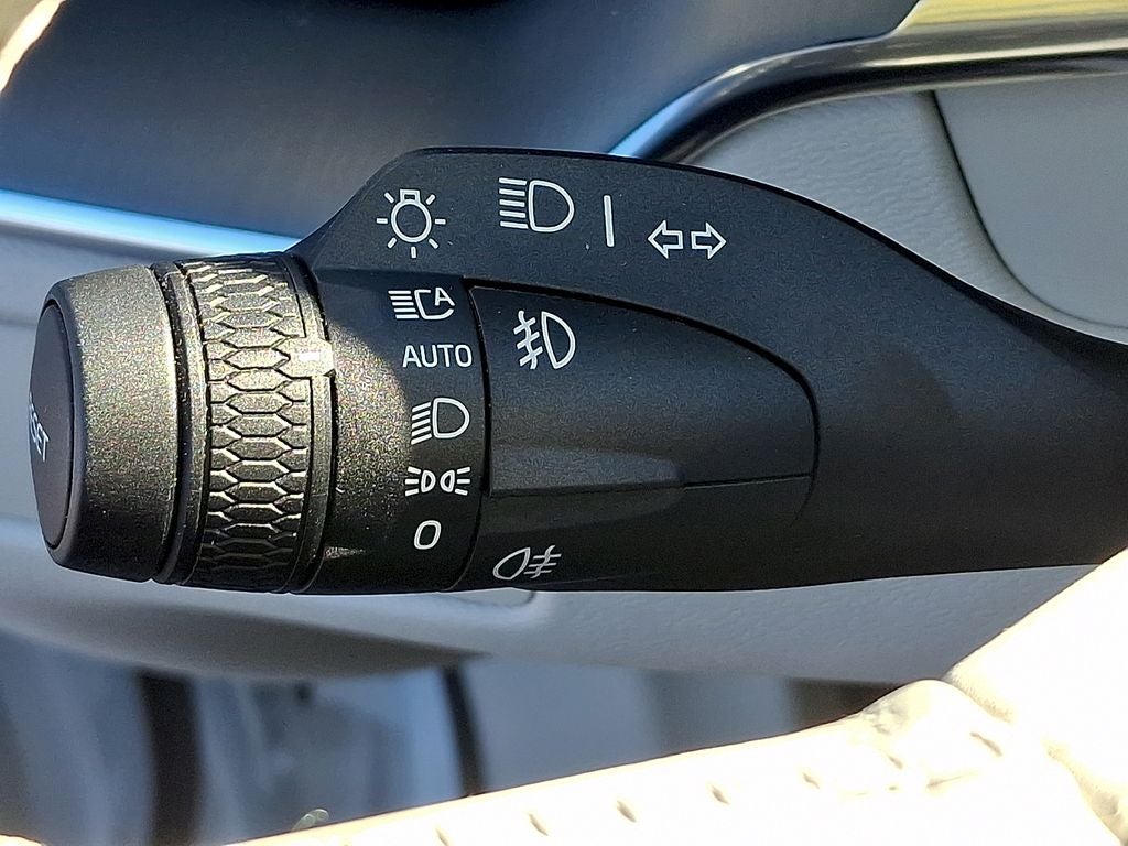 2025 Volvo XC60 B5 Core