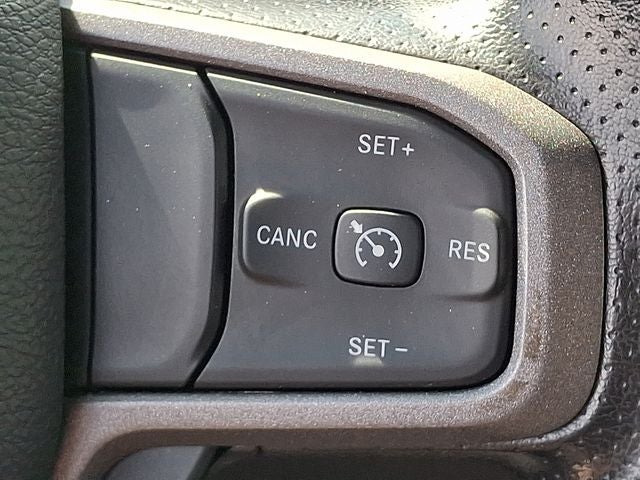 2023 RAM 1500 Tradesman Crew Cab 4x4 5'7' Box