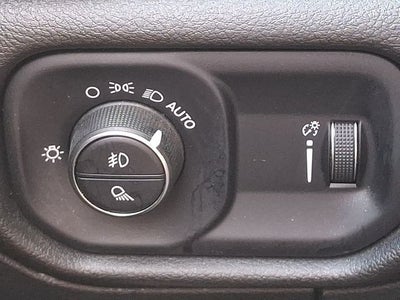 2023 RAM 1500 Tradesman Crew Cab 4x4 5'7' Box